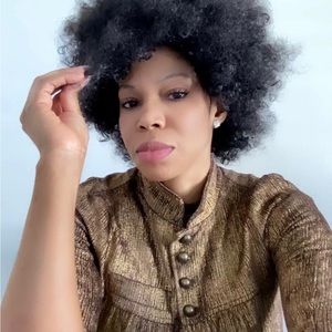 Very light machine made Synthetic hair  wig
Curly, stylish design soft feel